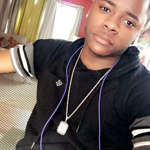 Meet your Posher, Akanni